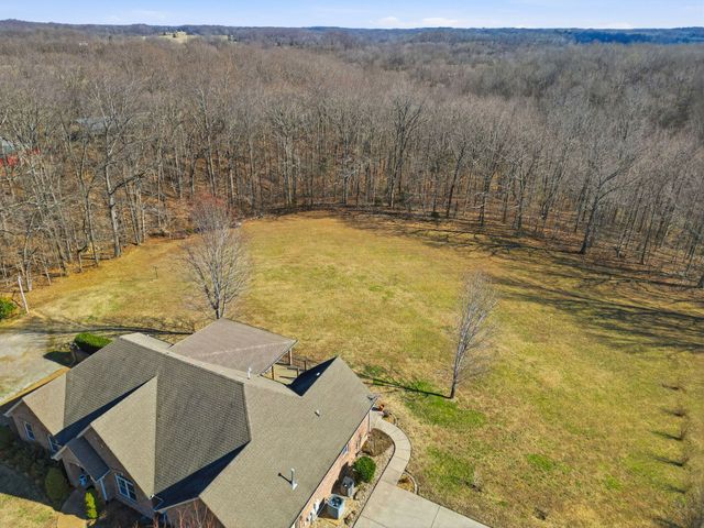 7333 Moore Rd, Greenbrier, TN 37073