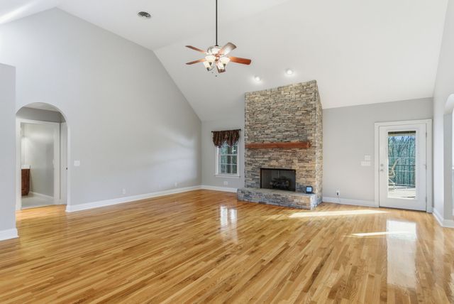 7333 Moore Rd, Greenbrier, TN 37073