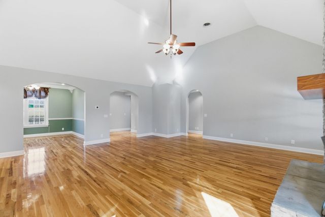 7333 Moore Rd, Greenbrier, TN 37073