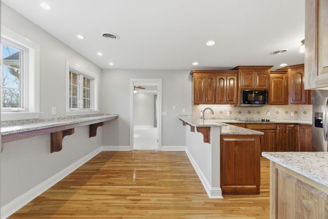 7333 Moore Rd, Greenbrier, TN 37073