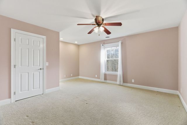 7333 Moore Rd, Greenbrier, TN 37073