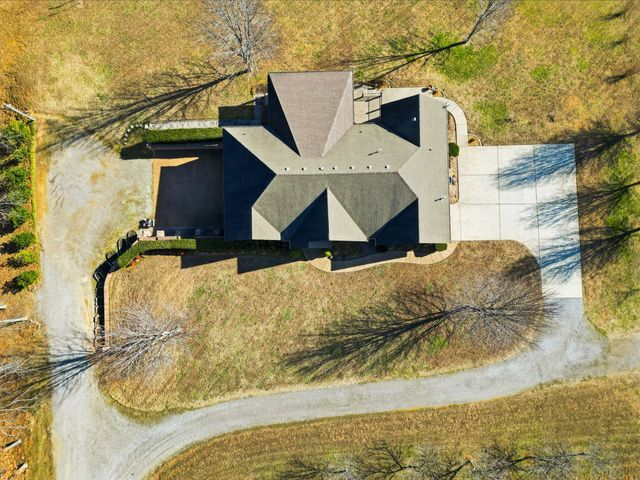 7333 Moore Rd, Greenbrier, TN 37073