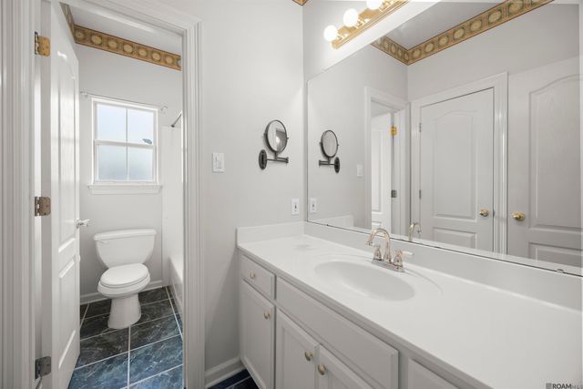 14473 Lake Crossing Dr, Gonzales, LA 70737