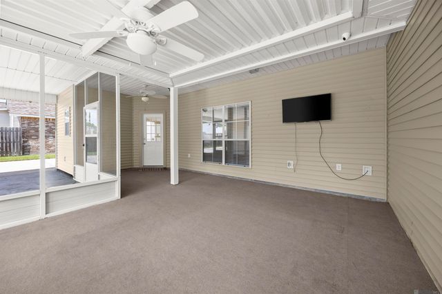 14473 Lake Crossing Dr, Gonzales, LA 70737