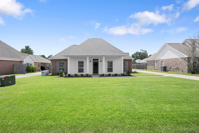 14473 Lake Crossing Dr, Gonzales, LA 70737