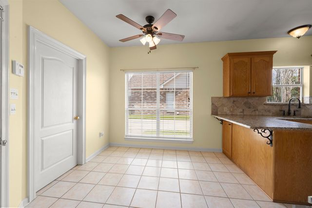 14473 Lake Crossing Dr, Gonzales, LA 70737
