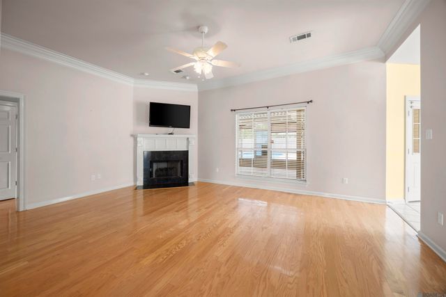 14473 Lake Crossing Dr, Gonzales, LA 70737