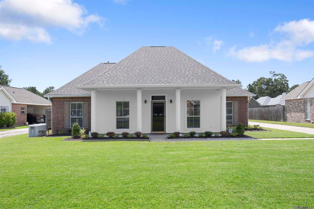 14473 Lake Crossing Dr, Gonzales, LA 70737