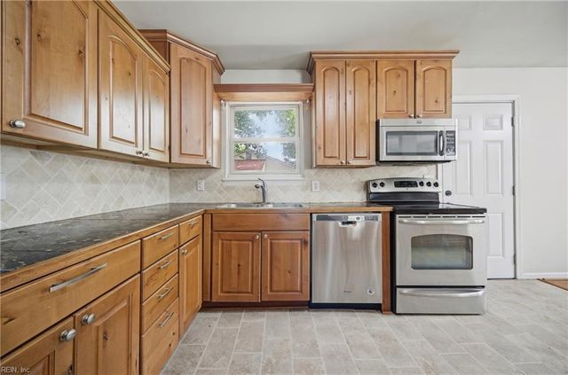 312 S Curry ST, Hampton, VA 23663