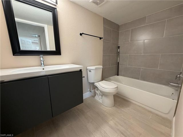 5317 Summerlin RD # 1701, Fort Myers, FL 33919