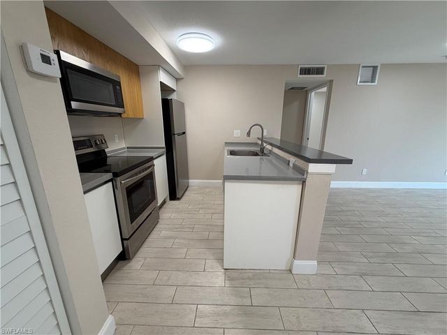 5317 Summerlin RD # 1701, Fort Myers, FL 33919