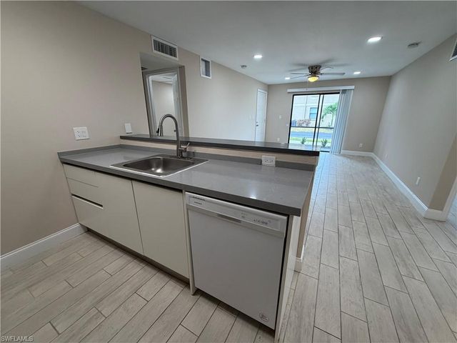 5317 Summerlin RD # 1701, Fort Myers, FL 33919