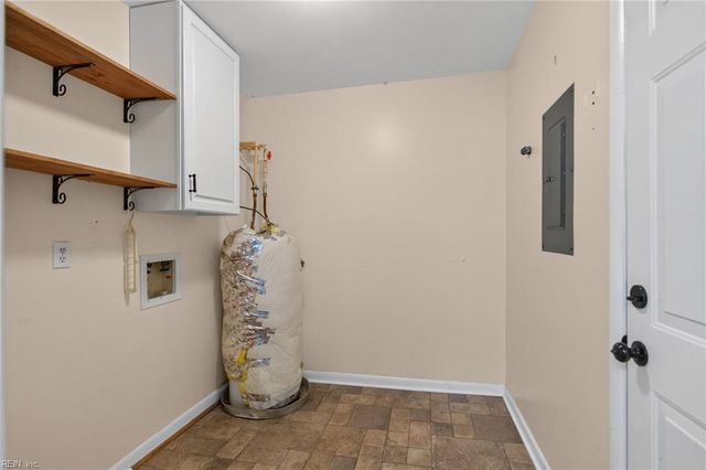 7202 Hopkins CIR, Gloucester, VA 23061