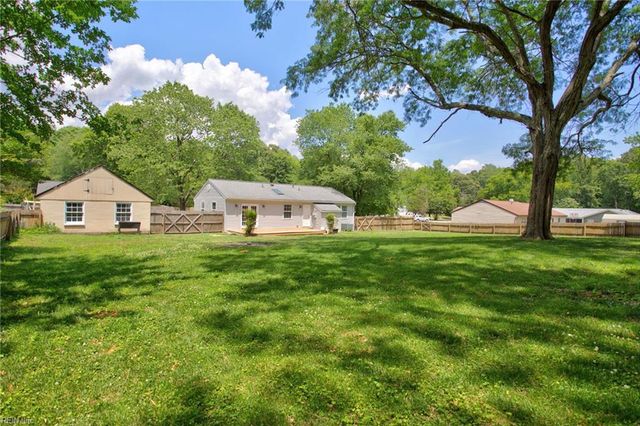 7202 Hopkins CIR, Gloucester, VA 23061