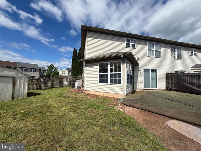 1129 SCHOOL HOUSE LN, Quakertown, PA 18951