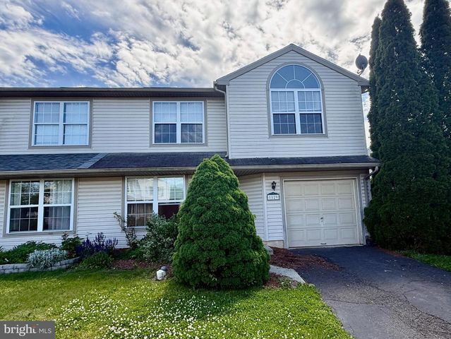 1129 SCHOOL HOUSE LN, Quakertown, PA 18951