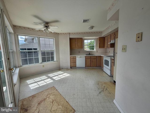 1129 SCHOOL HOUSE LN, Quakertown, PA 18951