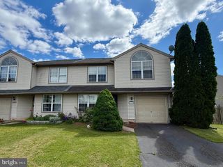 1129 SCHOOL HOUSE LN, Quakertown, PA 18951