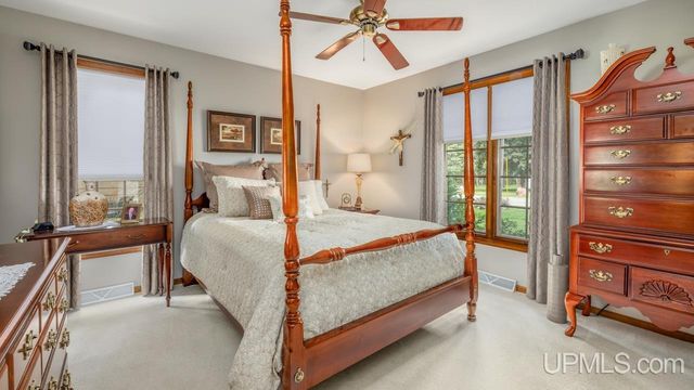 1511 W C St, Iron Mountain, MI 49801