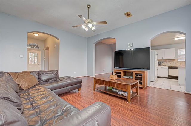 11563 Withers Way Circle, Houston, TX 77065