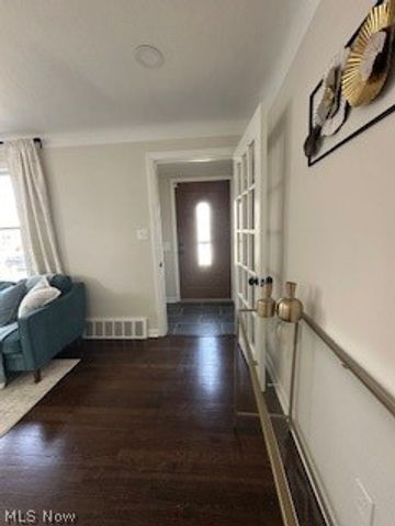 19314 Muskoka Avenue, Cleveland, OH 44119