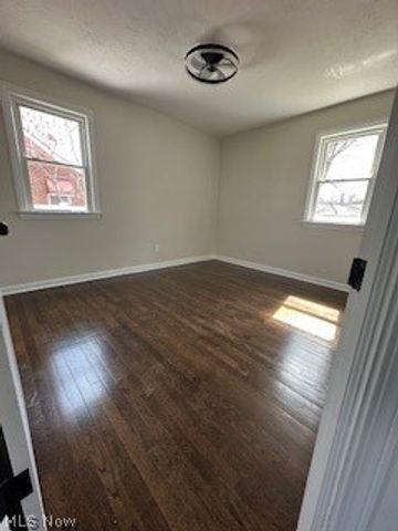 19314 Muskoka Avenue, Cleveland, OH 44119