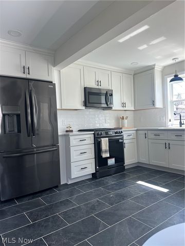 19314 Muskoka Avenue, Cleveland, OH 44119