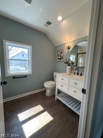 19314 Muskoka Avenue, Cleveland, OH 44119