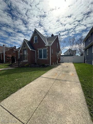 19314 Muskoka Avenue, Cleveland, OH 44119