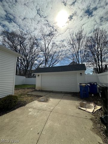 19314 Muskoka Avenue, Cleveland, OH 44119