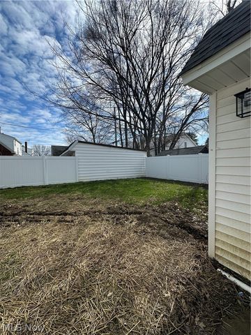 19314 Muskoka Avenue, Cleveland, OH 44119