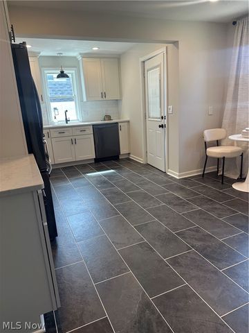 19314 Muskoka Avenue, Cleveland, OH 44119