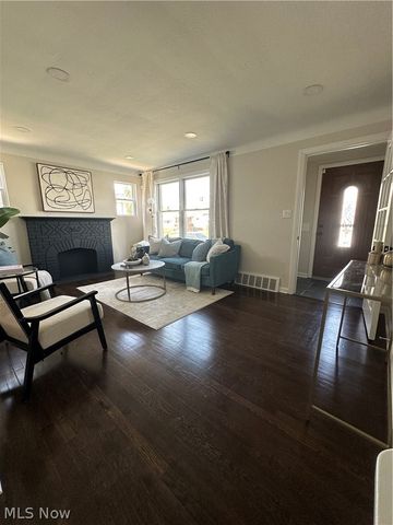 19314 Muskoka Avenue, Cleveland, OH 44119