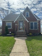 19314 Muskoka Avenue, Cleveland, OH 44119
