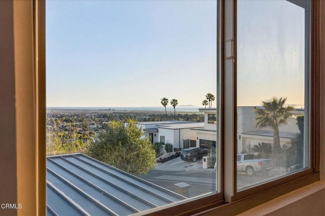 542 Valley View Way, Ventura, CA 93003