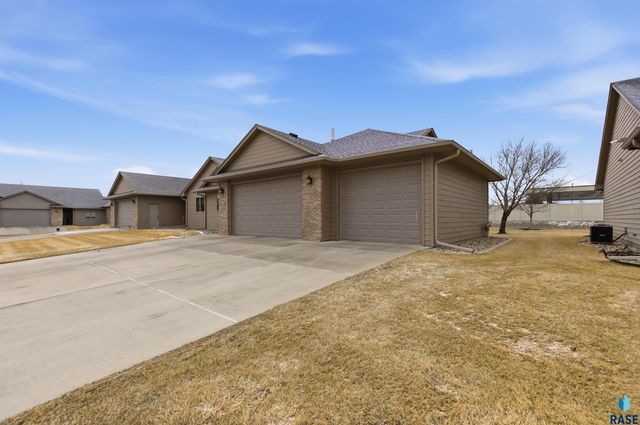 4505 E Kearney Pl Place, Sioux Falls, SD 57110