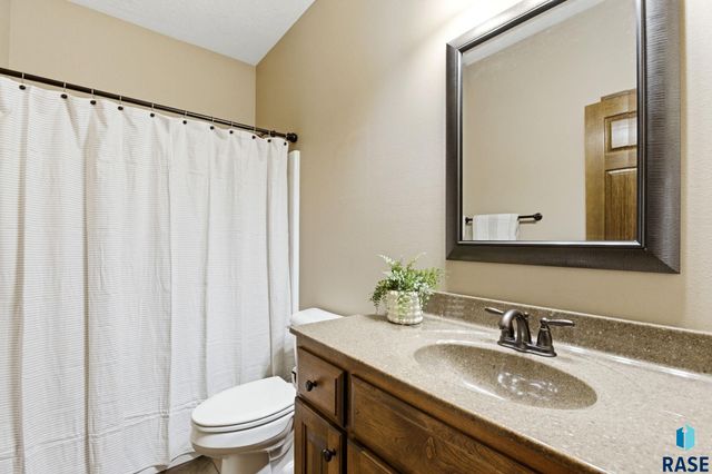 4505 E Kearney Pl Place, Sioux Falls, SD 57110