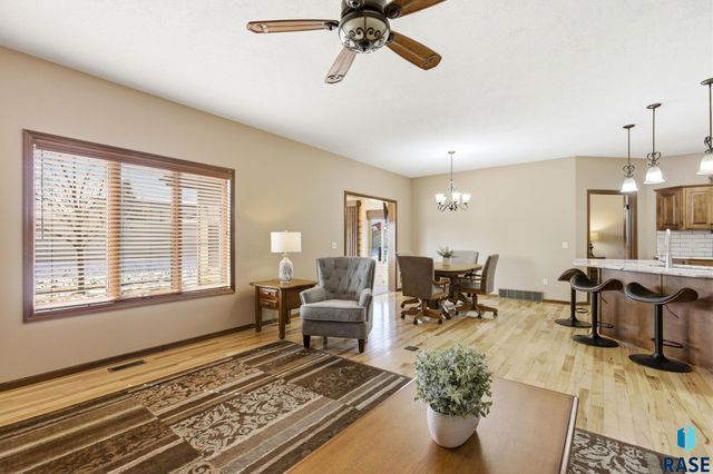 4505 E Kearney Pl Place, Sioux Falls, SD 57110