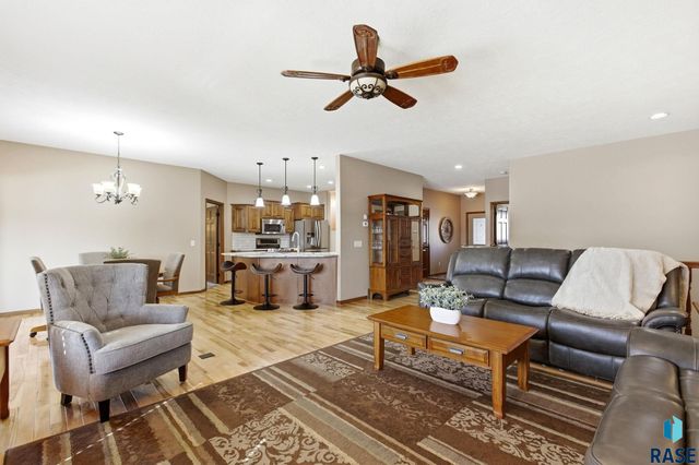 4505 E Kearney Pl Place, Sioux Falls, SD 57110