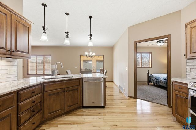 4505 E Kearney Pl Place, Sioux Falls, SD 57110