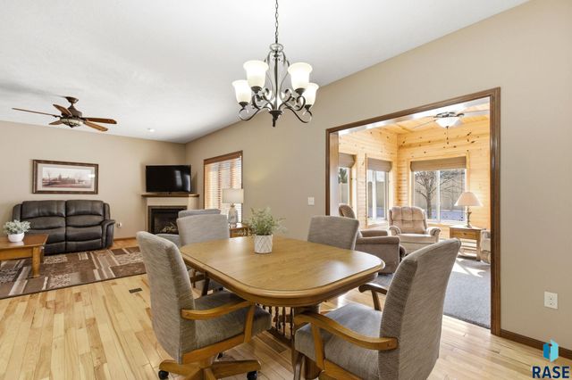 4505 E Kearney Pl Place, Sioux Falls, SD 57110