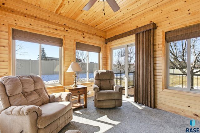 4505 E Kearney Pl Place, Sioux Falls, SD 57110