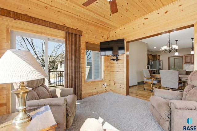 4505 E Kearney Pl Place, Sioux Falls, SD 57110