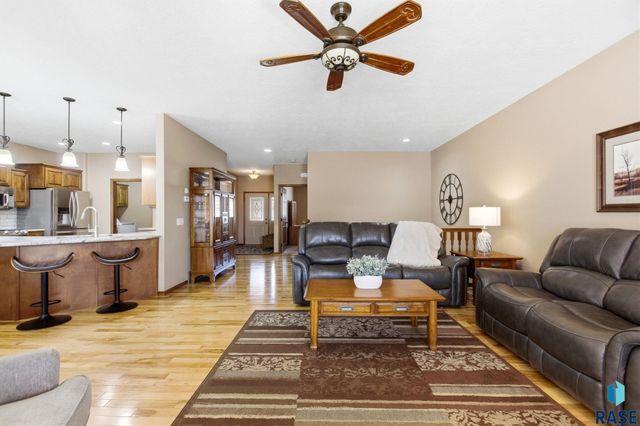 4505 E Kearney Pl Place, Sioux Falls, SD 57110