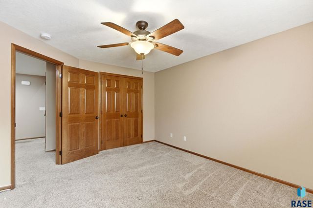 4505 E Kearney Pl Place, Sioux Falls, SD 57110