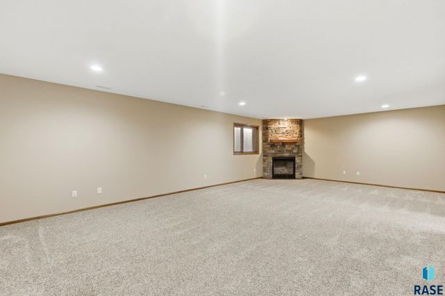 4505 E Kearney Pl Place, Sioux Falls, SD 57110