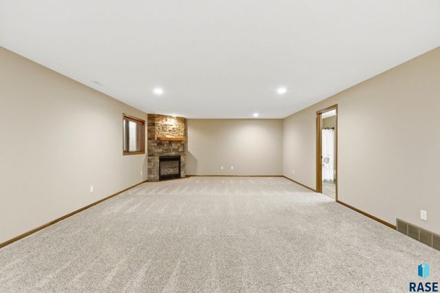 4505 E Kearney Pl Place, Sioux Falls, SD 57110