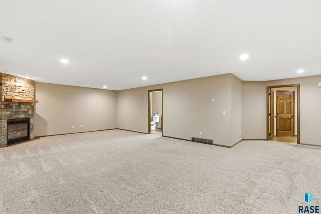 4505 E Kearney Pl Place, Sioux Falls, SD 57110