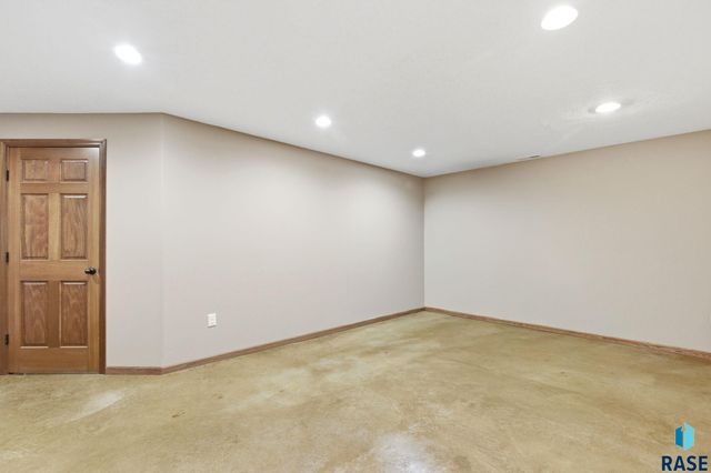 4505 E Kearney Pl Place, Sioux Falls, SD 57110