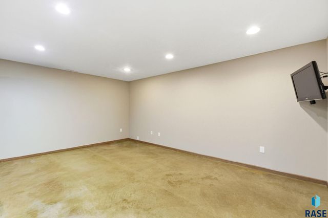 4505 E Kearney Pl Place, Sioux Falls, SD 57110